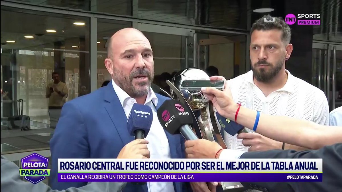 Saliste Campeón en una oficina, Andrés

Es mejor que cierres un poco el orto