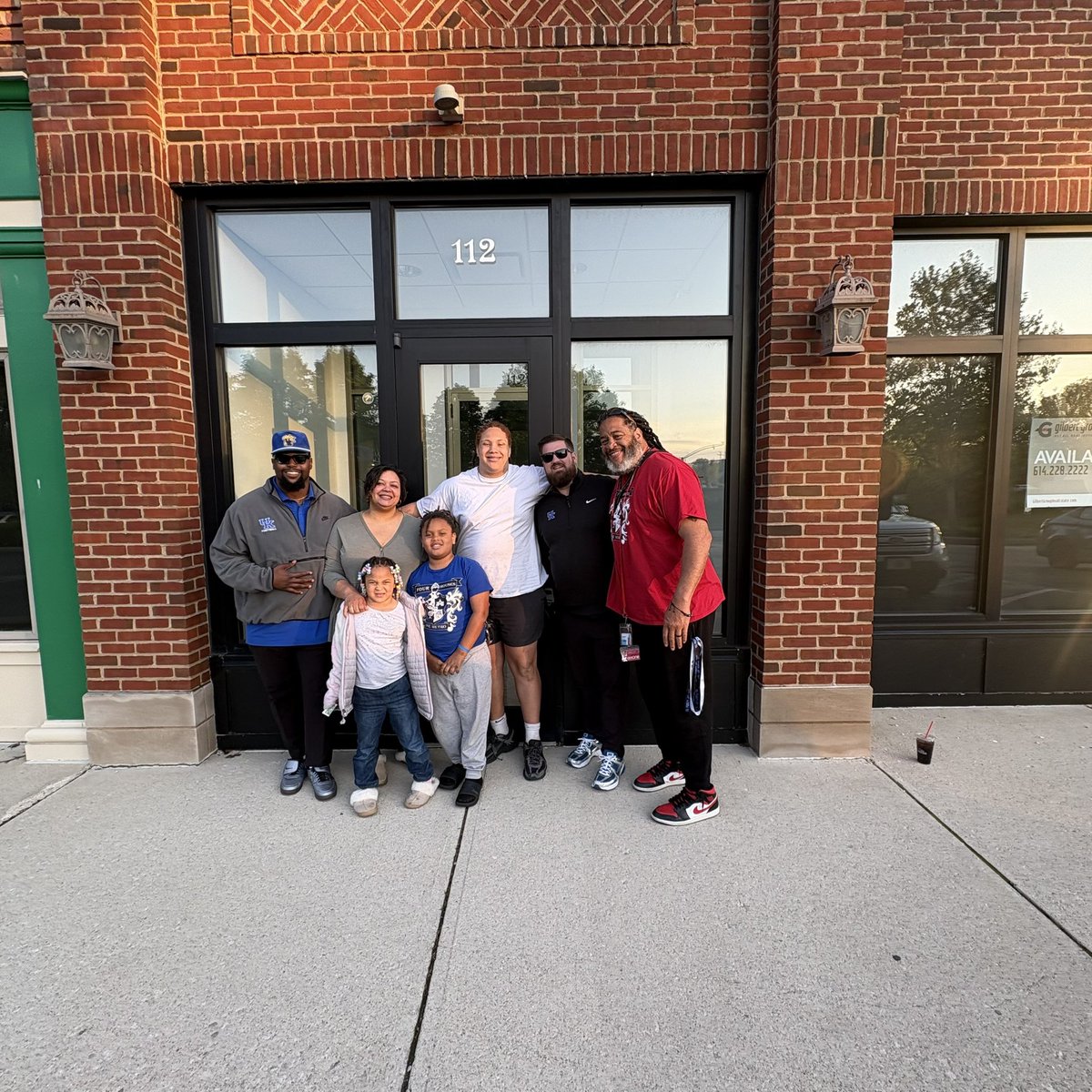 BurrellMatthias's tweet photo. Great time seeing @CutterLeftwich &amp; @DallasWarmack at home today, so grateful to have these guys waiting for me at the next level! @CoachWillStein @KSRonX @UKFootball @gahannafootball @CoachJoeSloan @Coach_PaulRod @CoachKleffner @Let_them_dream @BradyHull1 https://t.co/mtxzijE3MP