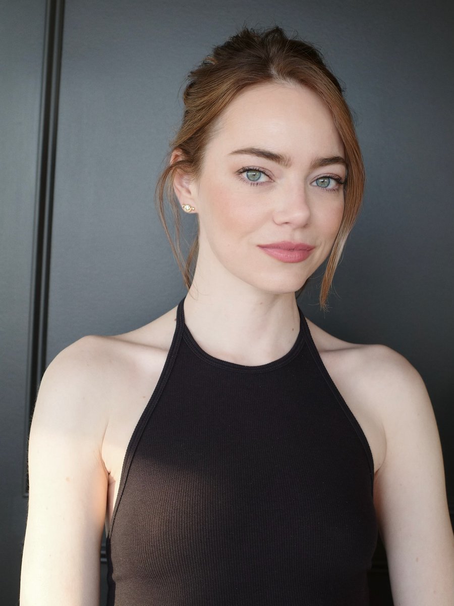 Emma Stone Photos | Fansite tweet media