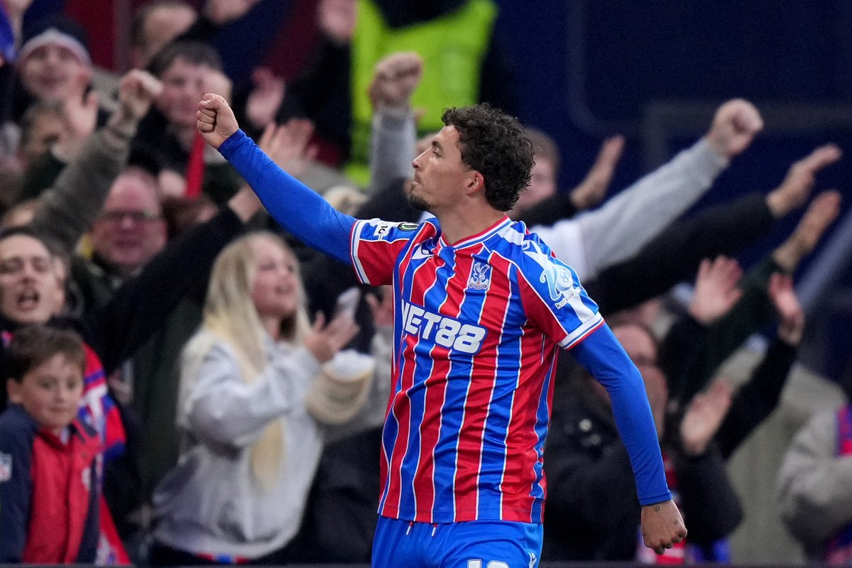 CGTNSportsScene's tweet photo. 🦅✨#CrystalPalace into FIRST EVER European final after 2–1 vs #ShakhtarDonetsk (5–2 agg) in #ConferenceLeague semis.

📍 Under #Glasner:
 🏆 1st major trophy in club history (#FACup vs #ManCity)
 🏆Community Shield vs #Liverpool
 📅Now a European final vs #Vallecano on May 27 https://t.co/YDT2zdc71R