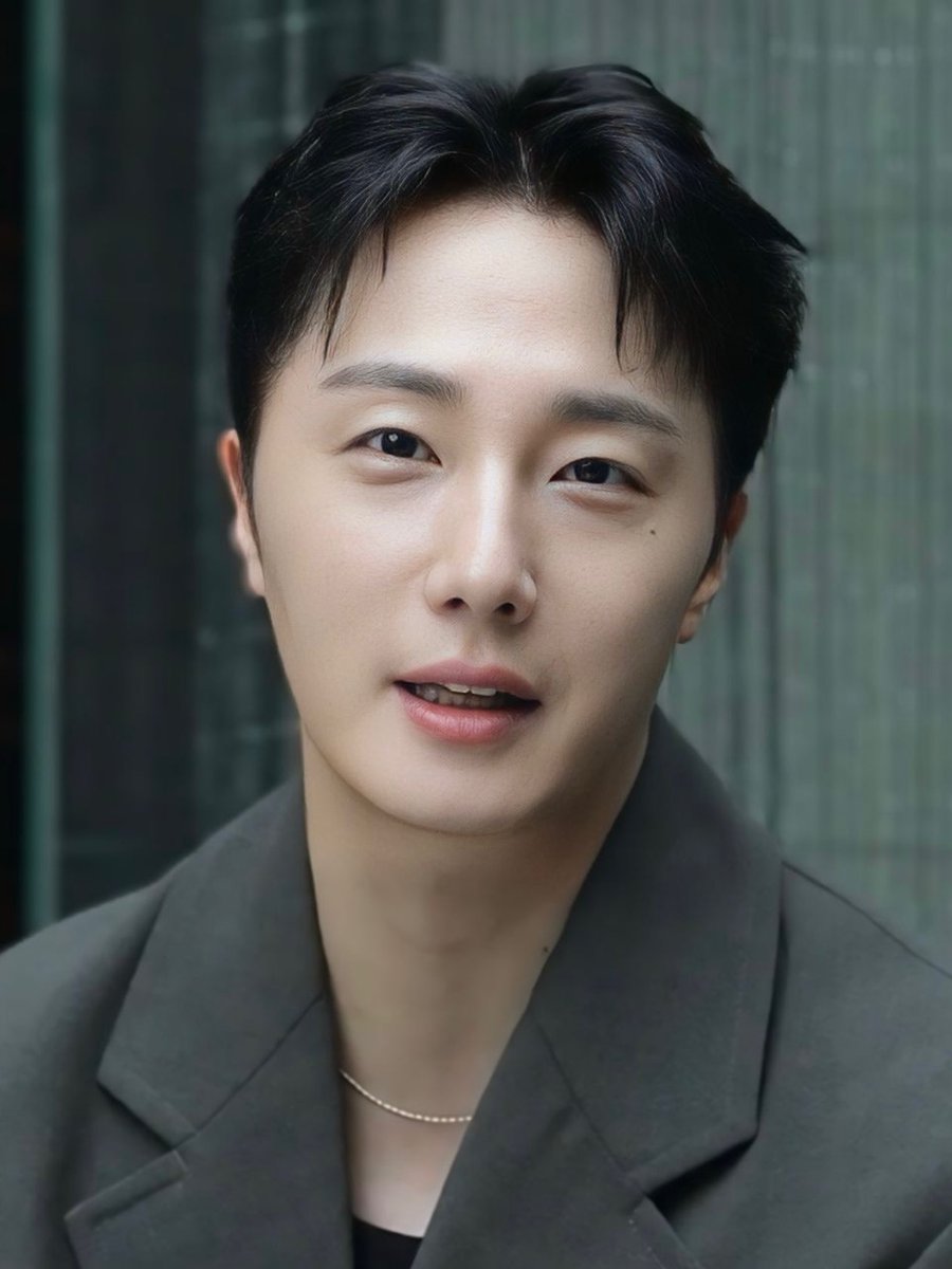 mydearest_amy's tweet photo. ilwoo〜💚
少し前の韓国ロト番組の動画よりcaptureしました❣️
本当に素敵💓カッコいい👍😊

#jungilwoo #チョンイル #정일우
@ActorJungilwoo https://t.co/JcY1YG6esD