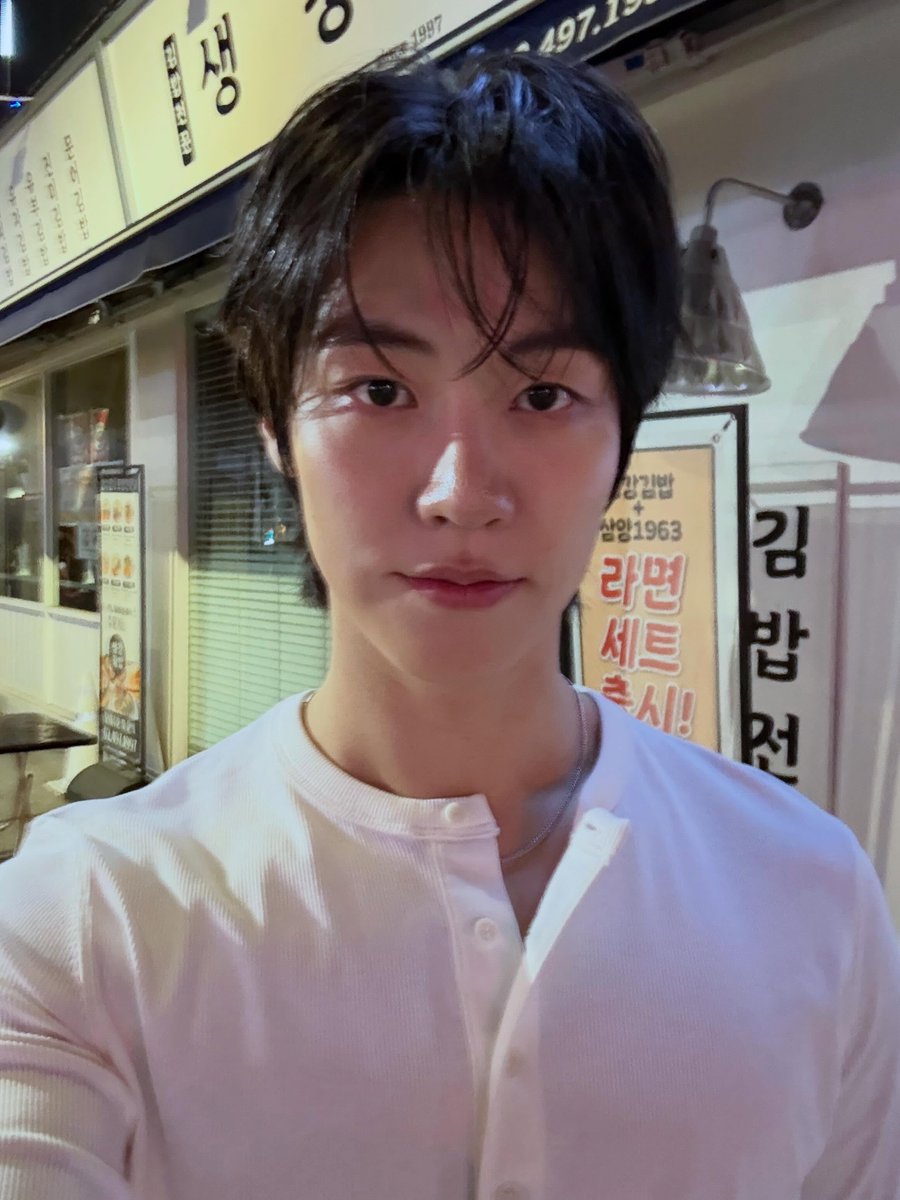 tody_N's tweet photo. 260502 🦊인스타
260508 🐰프롬

ㅁㅊ,, 커플티잖아..?

#혚쾌 https://t.co/st98KZxjKx