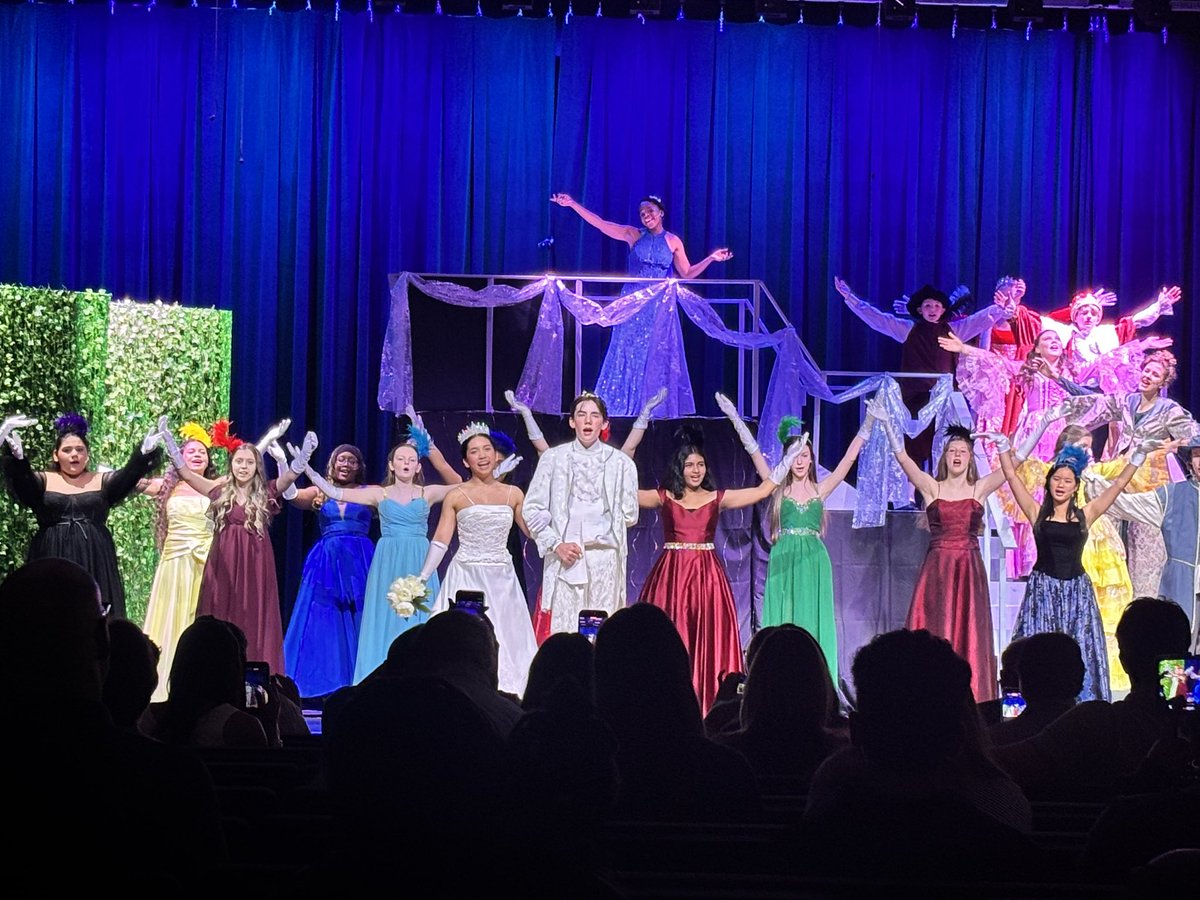 AndreEguavoen's tweet photo. Can’t stress enough how much talent is here at @RakowRaptors! No crumbs left! What a show!! @rockwallschools https://t.co/hH3bUYUHhF