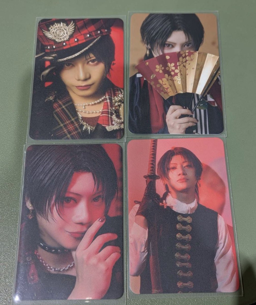 m74k731's tweet photo. 【交換】ミュージカル刀剣乱舞 刀ミュ 加州清光 単騎出陣 極 ランダムふぉとカード ふぉとカ

【譲】画像1枚目、２枚目

【求】画像3枚目

求が集まり次第定価譲渡可能です。
戦闘軽装↔︎ライブの異種交換も可
本日公演前後会場付近にて交換可能です。 https://t.co/JoEBpUu1fk