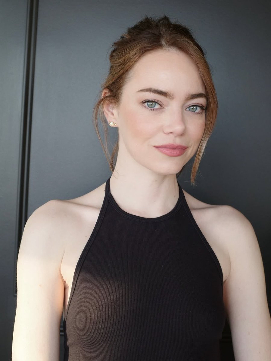 emmastonews's tweet photo. Emma Stone getting ready for La Ligne Dinner in New York City tonight! 🤍

📸: Jacobrozenberg | Instagram. https://t.co/m9OAkYMdwm