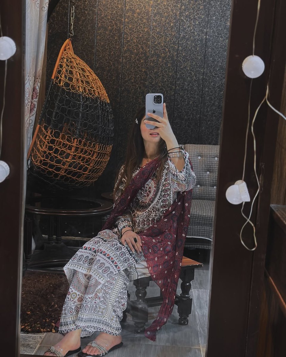 Arzoo_آرزو tweet media