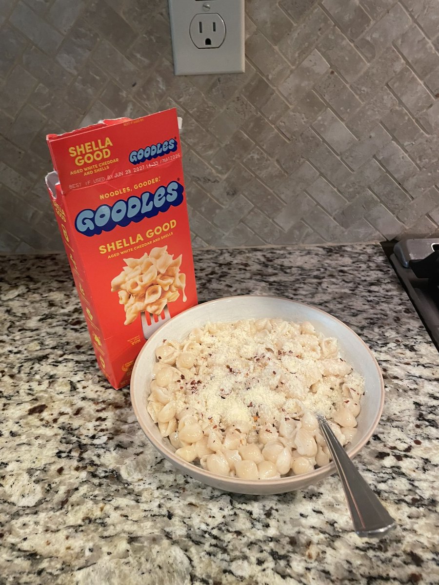 MizHodl's tweet photo. Just to put this out there; Goodles Shella Good is my favorite mac and cheese.
It genuinely never gets old and there’s 30 grams of protein per box.
Pretty easy to put down the entire thing.
Worth the 4,000 sats.
#goodles #worththesats #bitcoin https://t.co/S90joUhcQA