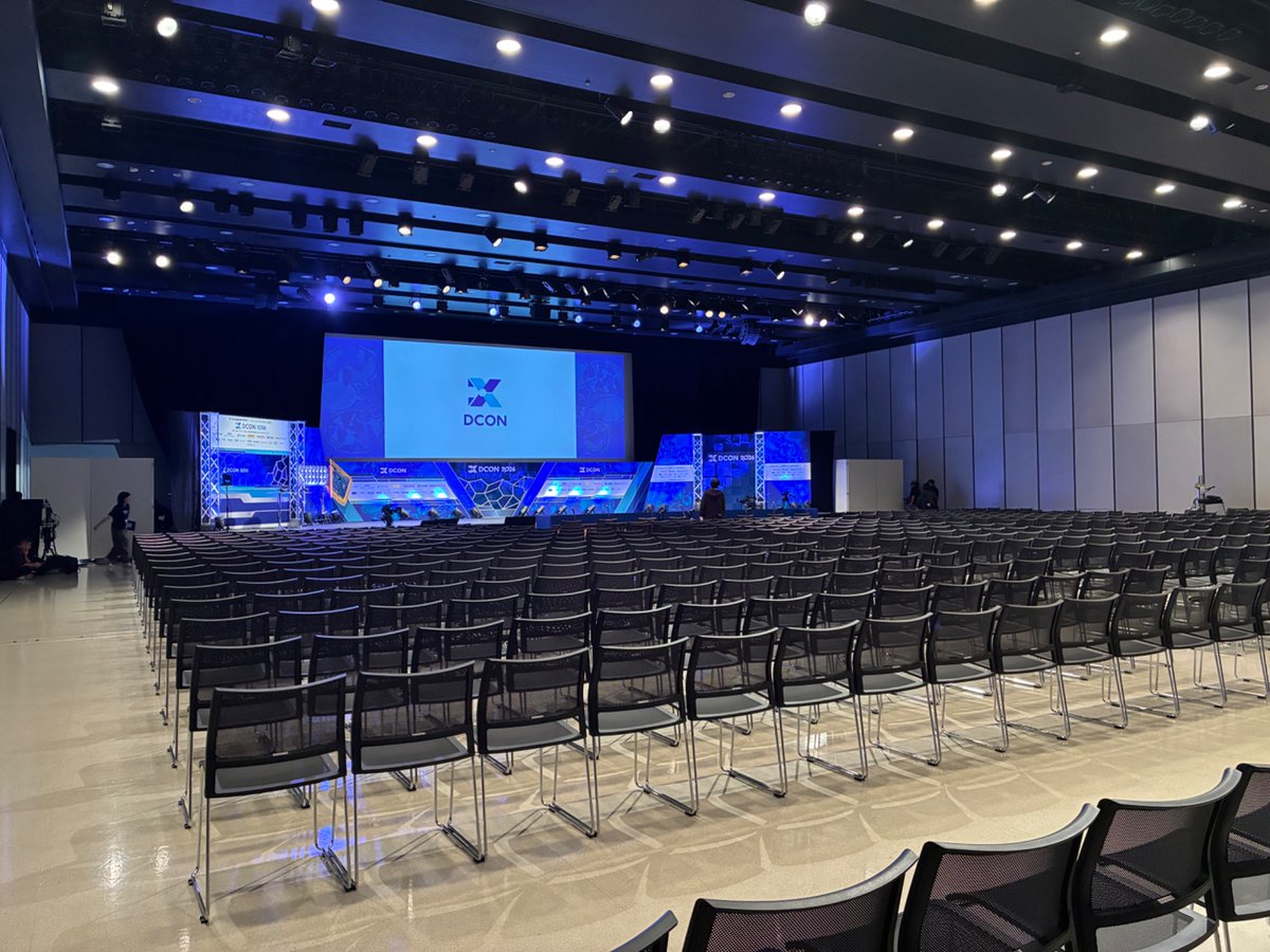 DCON_JDLA's tweet photo. 【#DCON2026 開幕】
いよいよDCON2026本選がスタート。
全国から集まった高専生が、渋谷の会場に集結。
この2日間で、技術と事業のすべてが評価されます。
本選Day1の見どころは“技術審査”。
ここから本番が始まります。
▼プレゼン審査は明日ライブ配信
https://t.co/FVcmlZLK84
#DCON #高専 https://t.co/JPGdxsZjW6