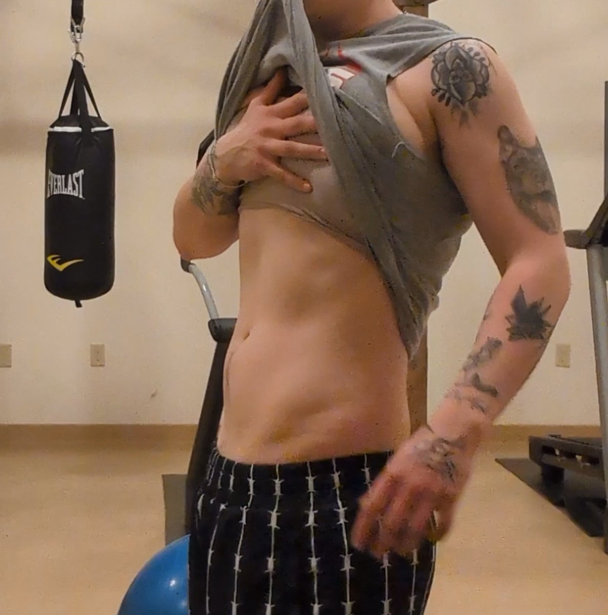 Muscle_Minx's tweet photo. I need a new wallet. Where's my puppies with mommy issues?

Findom paypig muscle mommy paypup https://t.co/865dmz0aaV