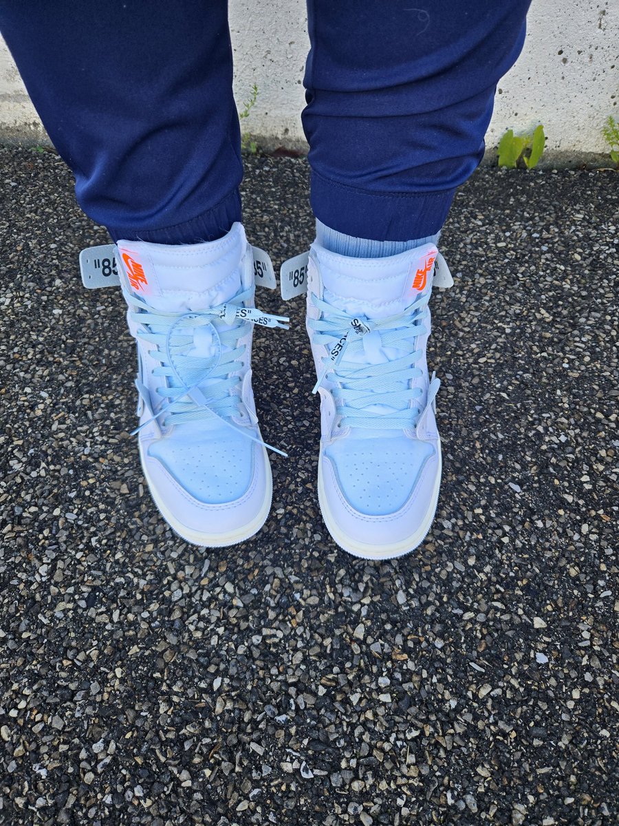 trudyspeaks's tweet photo. 👟: Virgil Abloh Archive x Air Jordan 1 Retro High OG 'Alaska'
.
#inmyjs #jordandepot #jumpman23 #airjordanretros #aj1squad #jordan1squad #mjmondays #checksoverstripes #SNKRSKICKCHECK #snkrsliveheatingup #kotd #virgilabloh https://t.co/IJ0JldOJlZ
