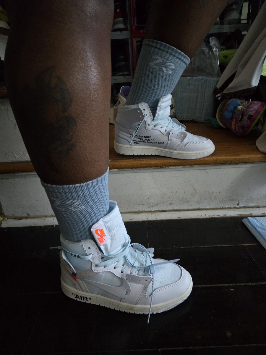 trudyspeaks's tweet photo. 👟: Virgil Abloh Archive x Air Jordan 1 Retro High OG 'Alaska'
.
#inmyjs #jordandepot #jumpman23 #airjordanretros #aj1squad #jordan1squad #mjmondays #checksoverstripes #SNKRSKICKCHECK #snkrsliveheatingup #kotd #virgilabloh https://t.co/IJ0JldOJlZ