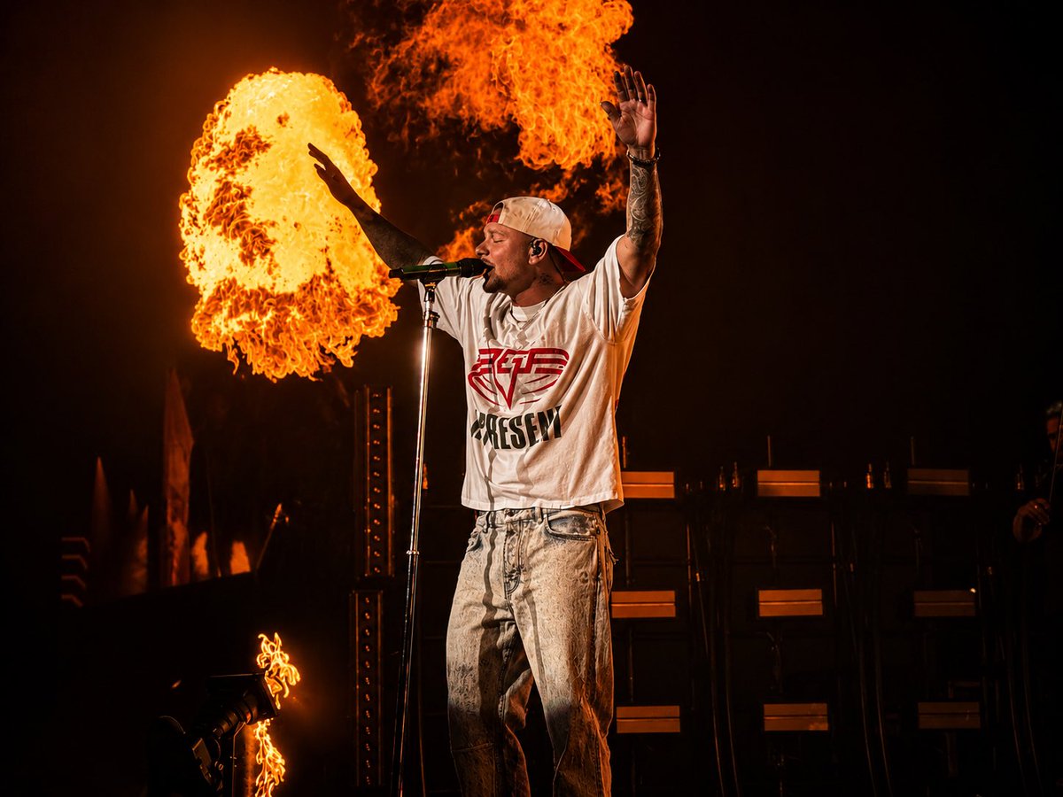 k_viggs's tweet photo. Dope photos (I took) &amp; (help with AI) edits from @kanebrown ‘s Atlantic City show on April 24, 2026. @NikkiBoon @MarthaEarlsMgmt https://t.co/GkaQWAHVaO