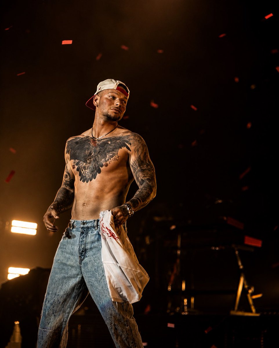 k_viggs's tweet photo. Dope photos (I took) &amp; (help with AI) edits from @kanebrown ‘s Atlantic City show on April 24, 2026. @NikkiBoon @MarthaEarlsMgmt https://t.co/GkaQWAHVaO