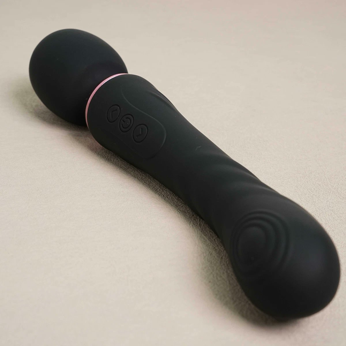 HELLO LADIES AND GENTLEMEN, PLEASE PASS THE MIC TO ISABELLA. ITS TIME FOR  HER TO SHARE HER TESTIMONIES.  #Isabella #WhosDatGirl  #Rihanna #Nairamarley #Gambu #Carter #Elclasico