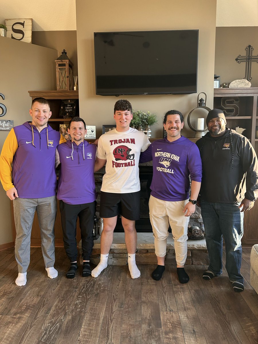 Kormicksmith's tweet photo. Thank you @UNIFootball coaches for a great home visit! @coachcjnuss @UNI_CoachSmith @CoachRVW @CoachHupke https://t.co/qfApqWKKbJ