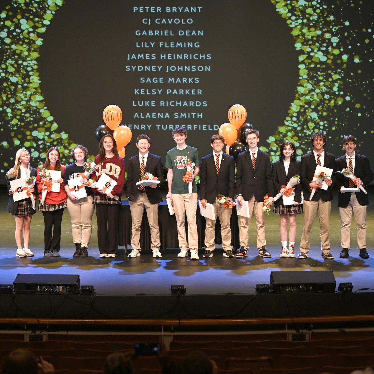 Ensworth's tweet photo. Yesterday, we gathered to celebrate 11 seniors who have committed to pursuing the arts at the collegiate level. We're incredibly proud of each student and the passion, creativity, and leadership they have brought to their respective art disciplines during their time at Ensworth. https://t.co/9JZKccnI02