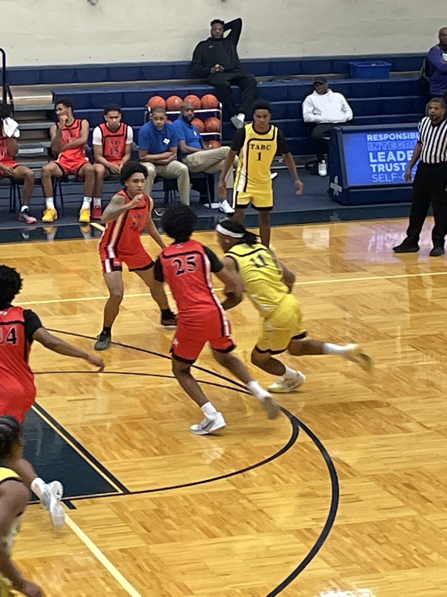 M.Summit Basketball tweet media