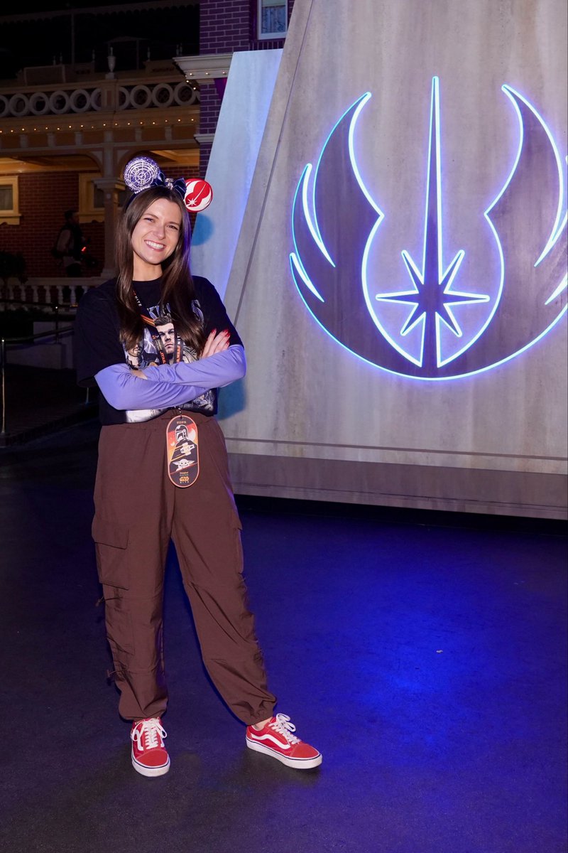 JuliberryLIVE's tweet photo. the berry cozy chaotic creator
─➤ https://t.co/bZzosy3ajH ₊˚⊹✦

・star wars, film, disney
・artist, gamer, singer https://t.co/xJyyGUQ8iq
