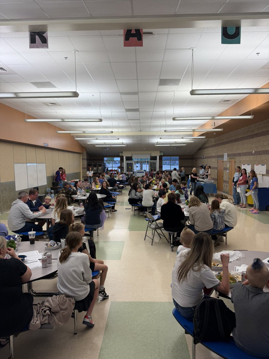 SCE_Principal's tweet photo. What a great way to end our day by having our annual Volunteer Appreciation Dinner sponsored by our PTO. Behind EVERY successful, prideful and caring school are the volunteers. The SCE staff and students are extremely grateful for our volunteers! #Support #Together #PackedHouse https://t.co/D1ku7fz4eb