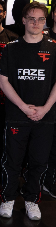 blazzinho's tweet photo. @FaZeEsports @FaZe_Vegas me at the function https://t.co/G8v2mRwKZu