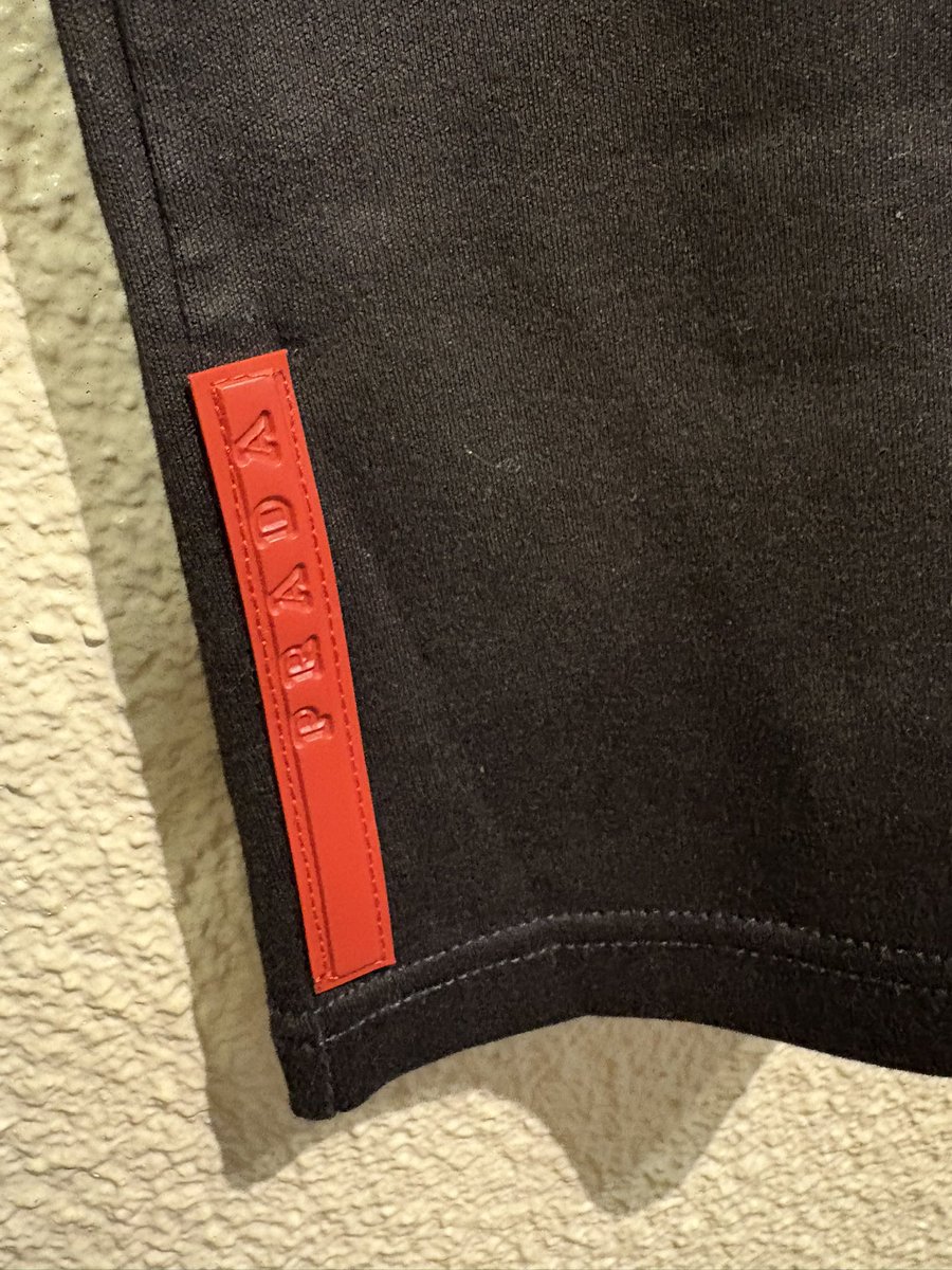 PRADA
POLO SHIRTS
BLACK COLOR
MADE IN ITALY