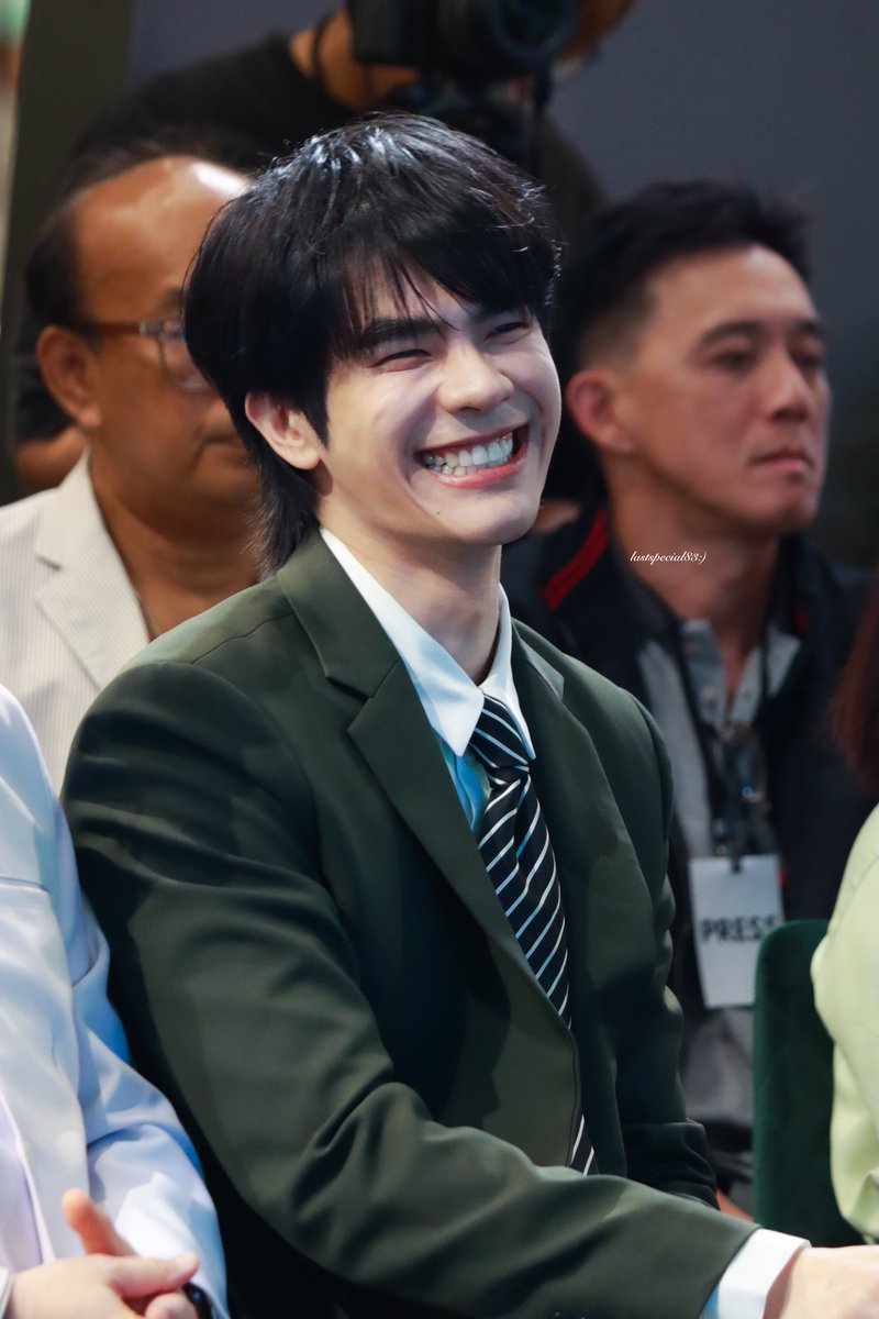 มุมายต้องได้กินสโมกกี้ tweet media