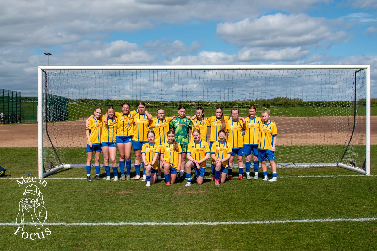 MaeFocusoffical's tweet photo. I would like to thank @MTFCLadies U14s for letting me take some pictures for their cup final. It was amazing experience to switch up from doing men’s football to girls.⚽️ 

@NGLFL_Official https://t.co/RukVzt4lh2