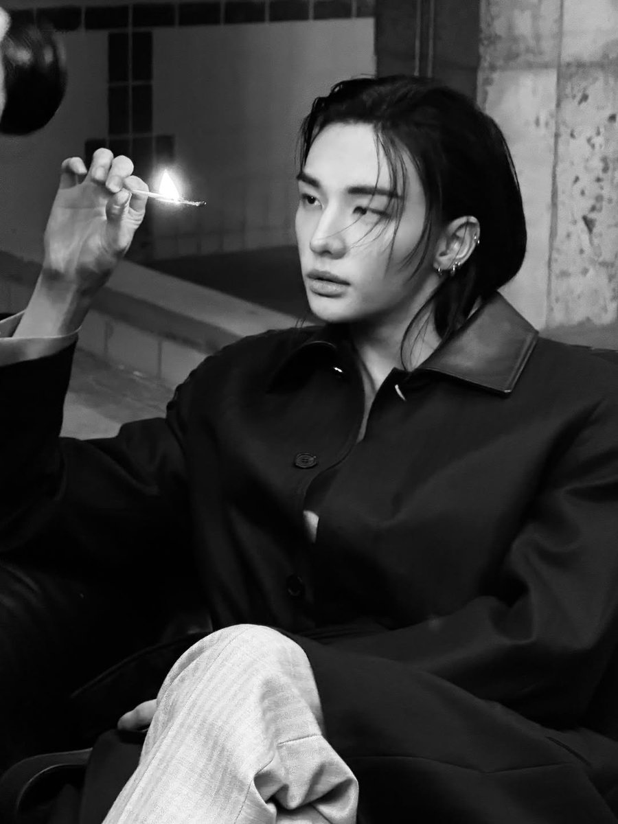 hyunjin pics tweet media