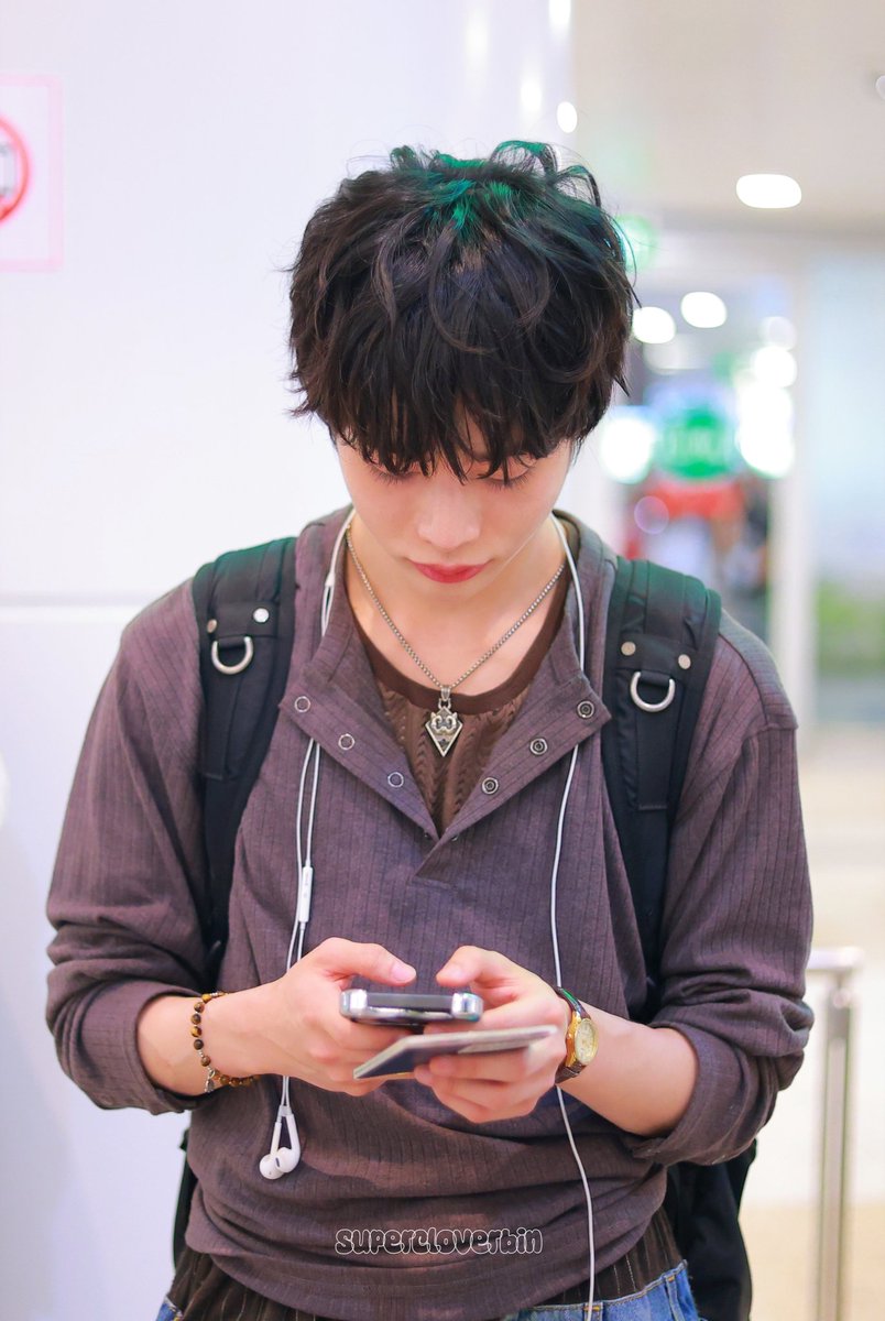 SuperCloverBin tweet media