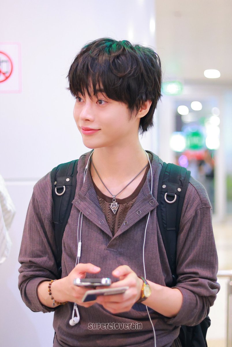 SuperCloverBin tweet media