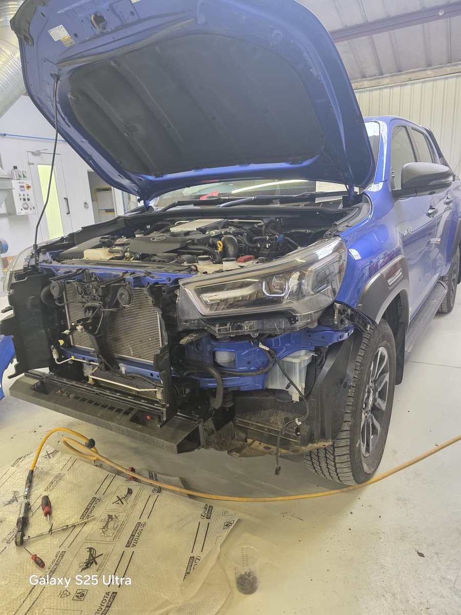 WxMSmart's tweet photo. Another Front end on a #Hilux in progress.
Insurance want images.
#WeRepairAnyCar 
#Wrexham #Chester #NorthWales 
@chestertweetsuk 
@NWalesSocial https://t.co/lhm4U9vR5V