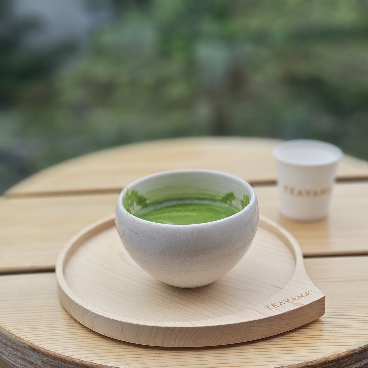 charinco12's tweet photo. スターバックスリザーブの石臼抹茶ティーラテで一服。解放感あるテラスで飲めるのはこの時期ならではだろうな。スイーツやパンも頼みたかったけど、抹茶と相性良さそうなのがなかった。それにしてもこのカップはかなり飲みにくい… https://t.co/3B7Kb85zRy