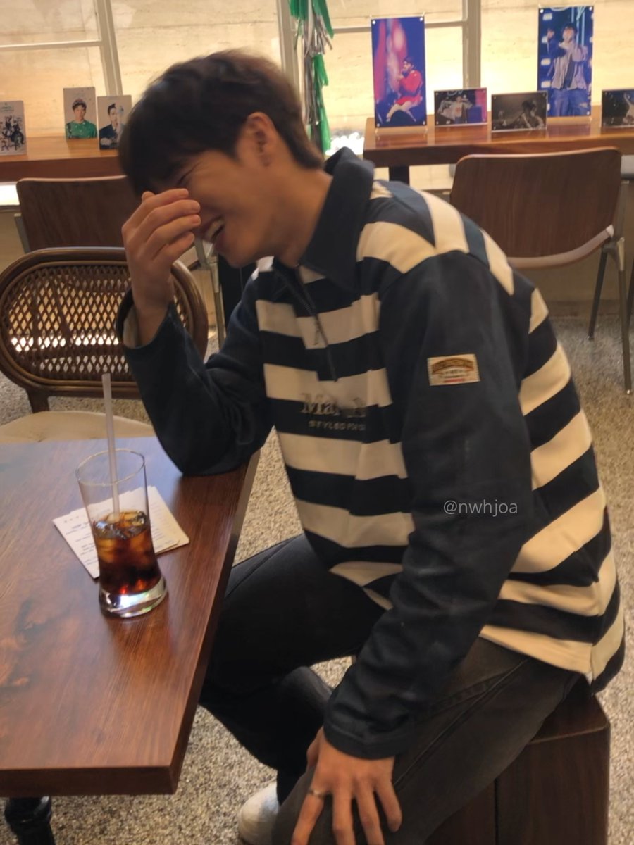이팔 tweet media