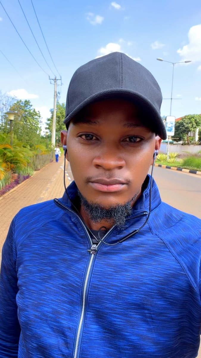 _MtuTano's tweet photo. Kenyan Engonga strikes again💥Amevunja ndoa ya chapati mistress 😂Engonga walked so that Mkenya can run😂😂😂 https://t.co/RRTUbrdCLw