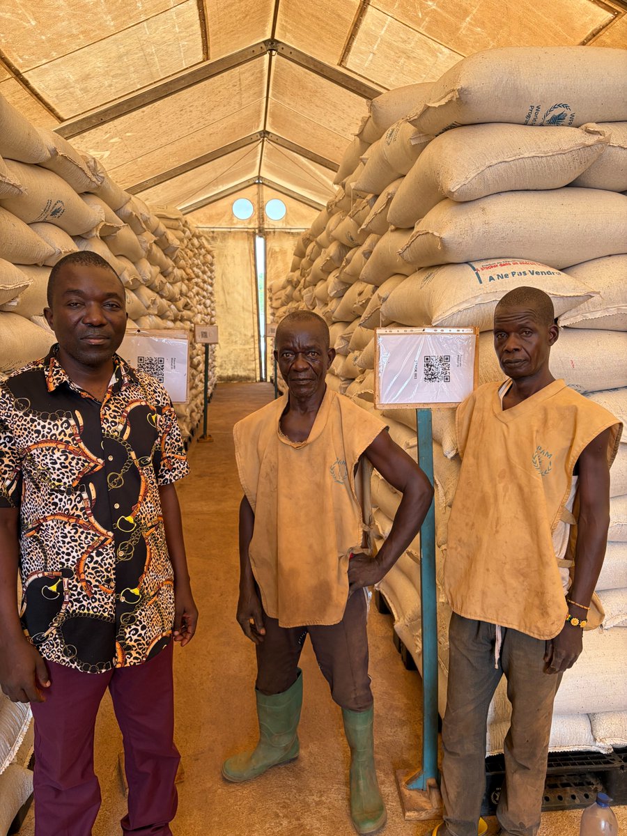 WFP_CAR_CD's tweet photo. 📍Paoua, building smarter & more transparent supply chain in Central African Republic !
🇨🇫 #WFPCAR has successfully conducted the Cooperating Partner Stock Management (CPSM) training at Paoua Sub-Office. 
Next step is to continuously expand the Track and Trace project in all WFP CAR Sub Offices. 🚛 #supplychaindelivery