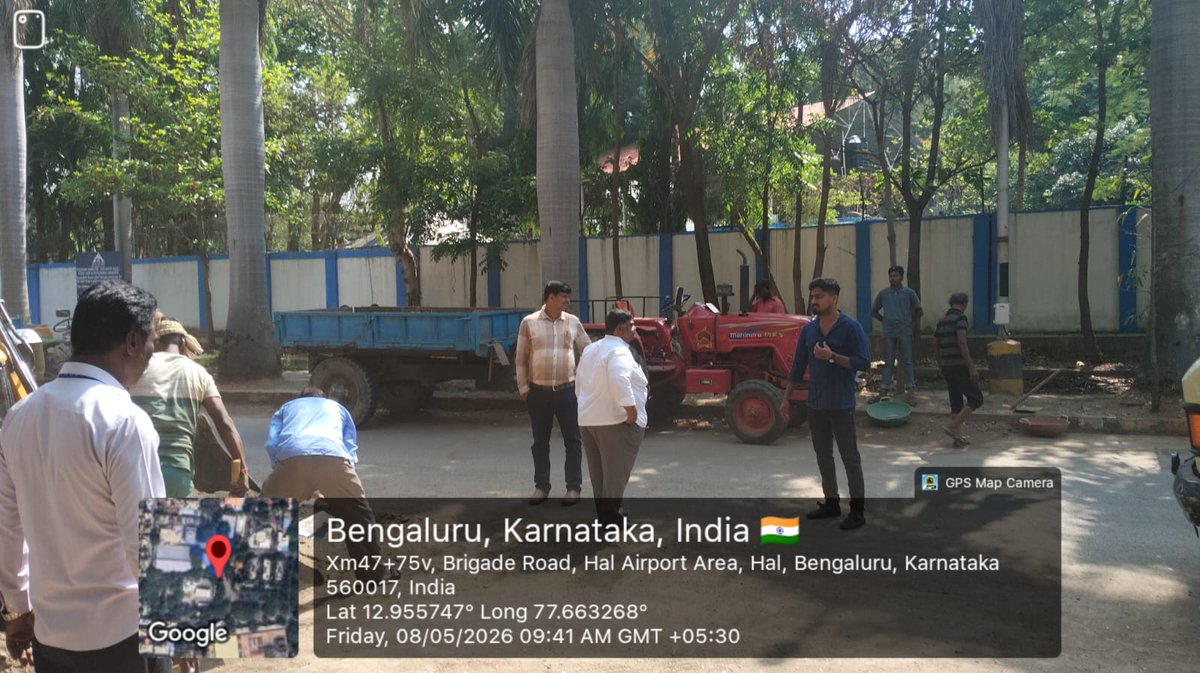 BCCCofficial's tweet photo. π§Ή Intensive Cleaning Drive Conducted | Bengaluru central city corporation
An intensive cleaning drive was carried out along Intensive cleaning at Brigade road, HAL airport Exit Gate. Ensuring improved hygiene and cleanliness for the public.
#IntensiveCleaningDrive https://t.co/6vjmRLNsoa