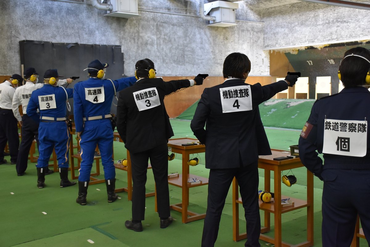 KPP_kyouyou's tweet photo. 令和８年４月17日（金）神奈川県警察本部射撃場において、県内警察署対抗、警察本部対抗競技に分かれ、警察官の拳銃技術を競う拳銃射撃競技大会が開催されました。
　県警では今後の訓練を重ね、安心安全なまちづくりを目指します。
#神奈川県警察　#教養課　#拳銃 https://t.co/yCo5FTDR6o