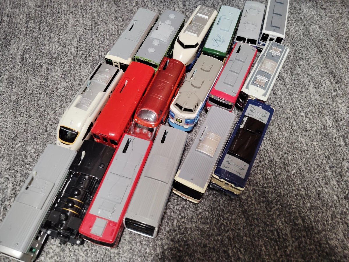 Yon4800's tweet photo. 現在の全車両 https://t.co/qY4bVaEVYL
