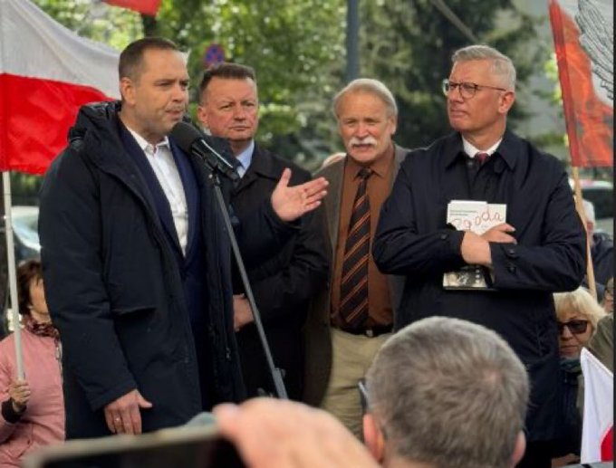 Sławomir Cenckiewicz tweet media