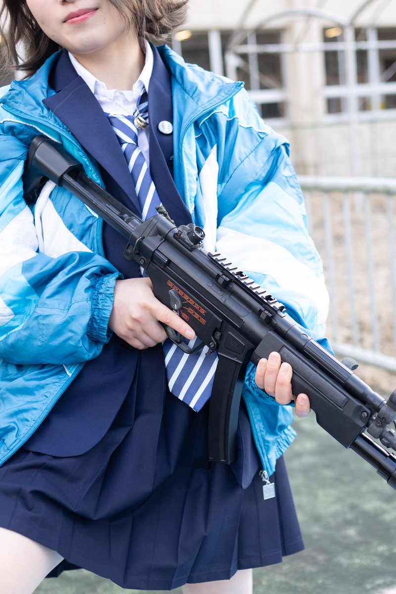 aticotidoti's tweet photo. スカイブルーとMP5
ムギマキさん@mgmk_ski
#武装JK #真木熊5 #架空武装学園 #YAMAGABASE https://t.co/DuIU7n0hqm
