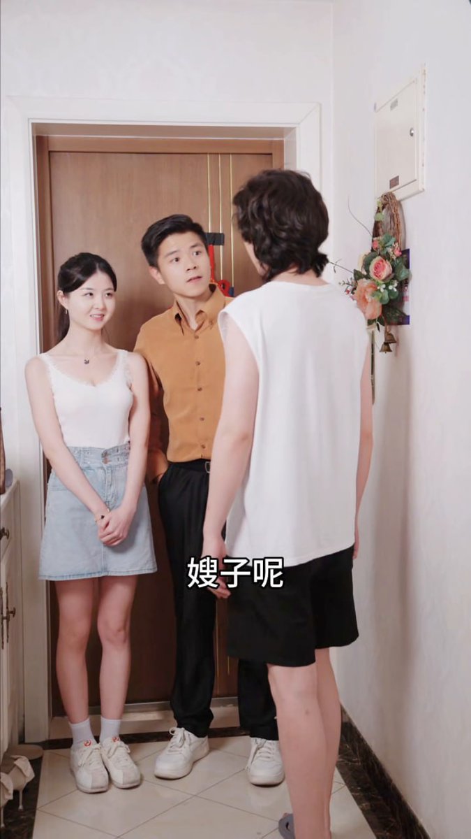 现在这个题材都这么拍了吗，圈子的拉人微电影，交换妻子的四人行快乐，还配上的中字，这太适合我们这个小众圈子爱好者观看了。

完整片更在 @wanghongai 简介频道上。 https://t.co/e9hMYeyQVL