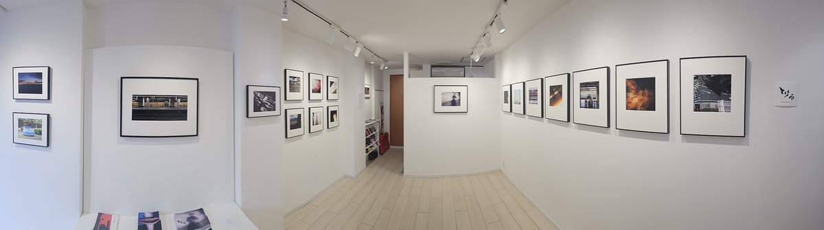高林直澄写真展『とける』会期もあと3日となりました。
金・土・日と3日間よろしくお願いします。
時間は13:00から19:00までです。

#写真展 #1秒 #服部天神