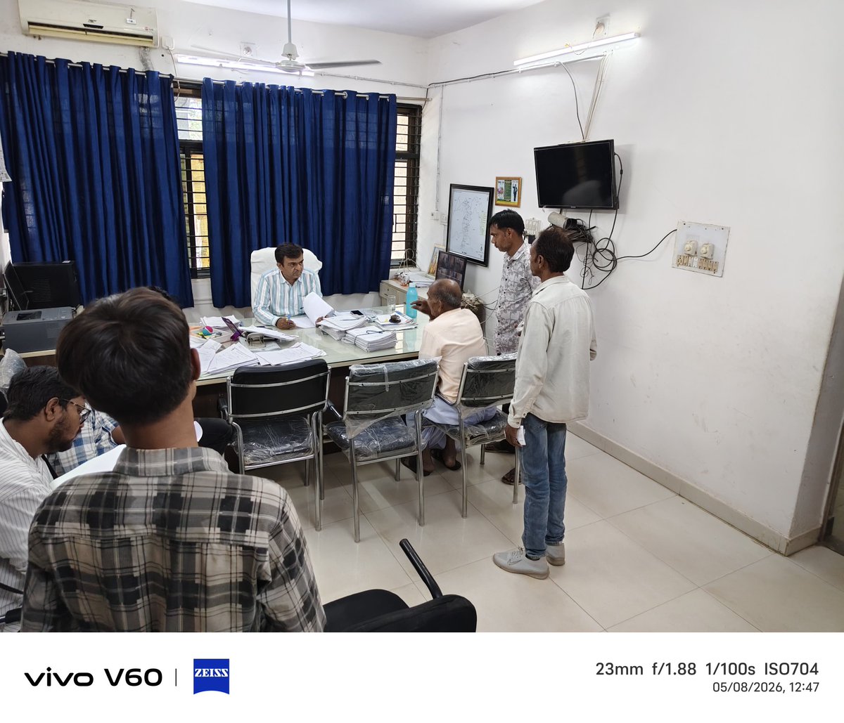 MorvaMam's tweet photo. આજ રોજ અત્રેની કચેરી ખાતે જન્મ મરણ અધિનિયમ હેઠળ ૨૦ કેસો ની સુનાવણી રાખવામાં આવી @CollectorGodhra @sdmshahera https://t.co/yZnzvfHN5e