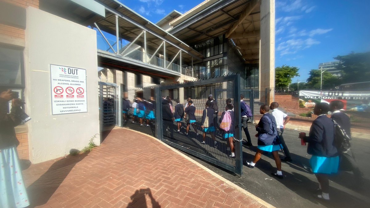 tiwana_oyama's tweet photo. DUT Open Week welcomes prospective students to the Durban University of Technology campus.
#DUT #DurbanUniversityOfTechnology #OpenWeek #HigherEducation #SouthAfrica #CampusLife #FutureStudents https://t.co/TIraBd52Wc