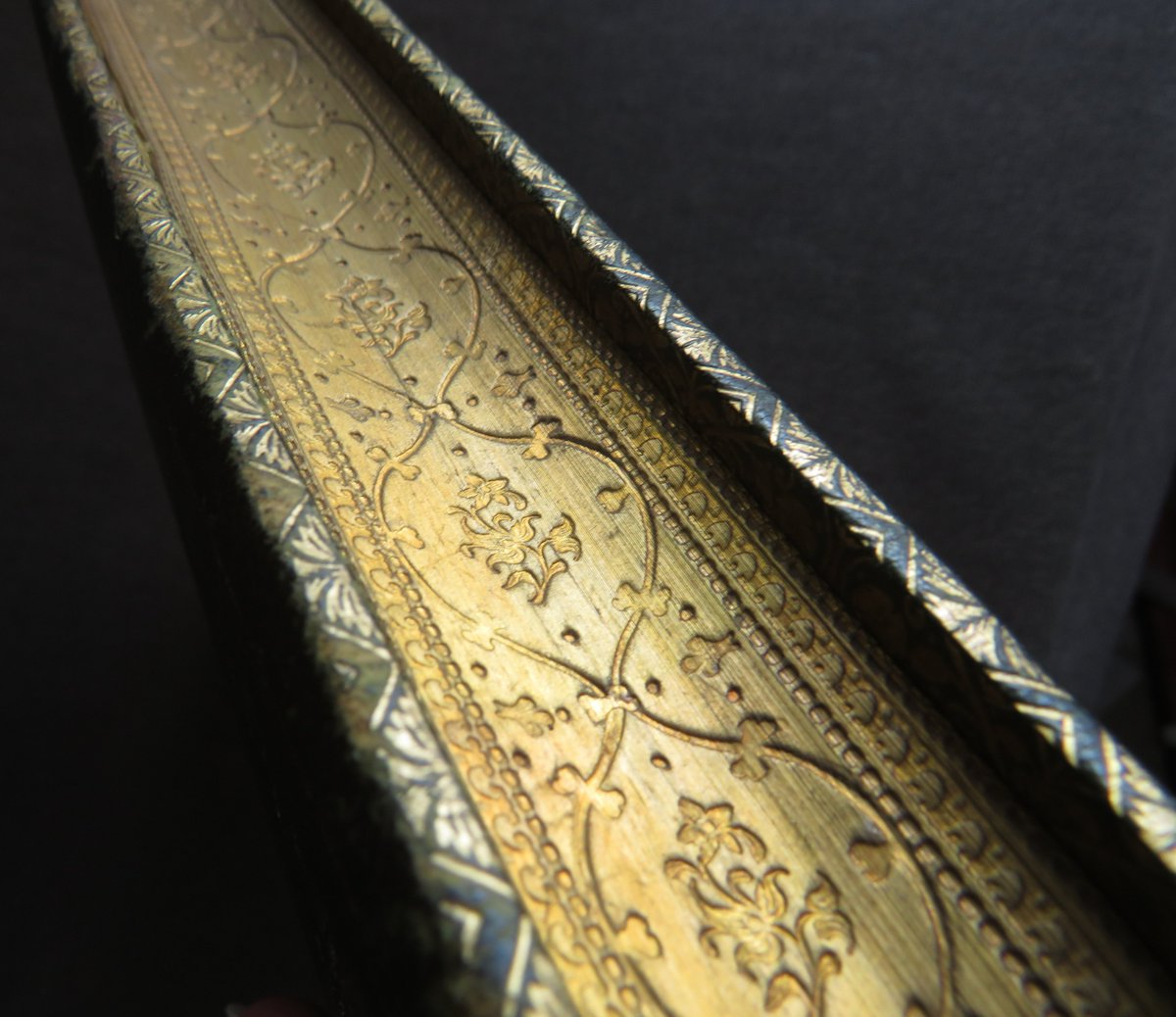 wisdompedlars's tweet photo. GAUFFERED BINDING 1847 POETS PLEASAUNCE Humphreys WARWICK Shakespeare MILTON
#books #antiquarian #19thcentury #poetry #British #poets #shakespeare #milton #chaucer #dryden #nature #Victorian #finebinding #gauffered #bookauction
https://t.co/7o15S9rP6z https://t.co/AL105vfiC4