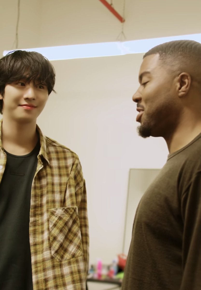 [#안효섭] 
Can you believe it? They finally met!!
Khalid + Ahn Hyo-seop, meeting for the first time in person.

🔗 instagram.com/reel/DYD4NHSpq…

#AHNHYOSEOP #Khalid 
#SOMETHINGSPECIAL
