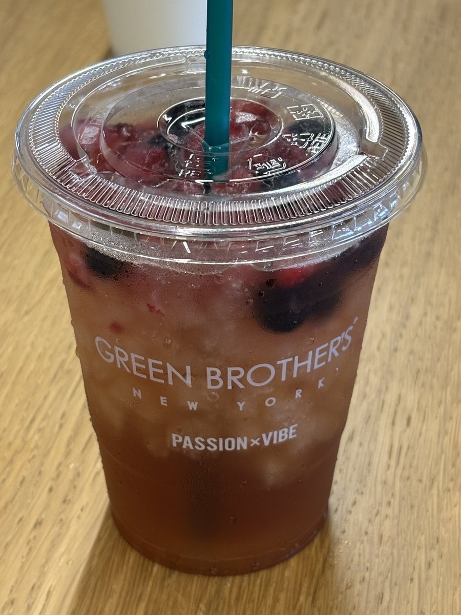 今日のごはんスムージー2枚と酵素ドリンク
リリイベ終わったら絶対チキンタツタ食べる。