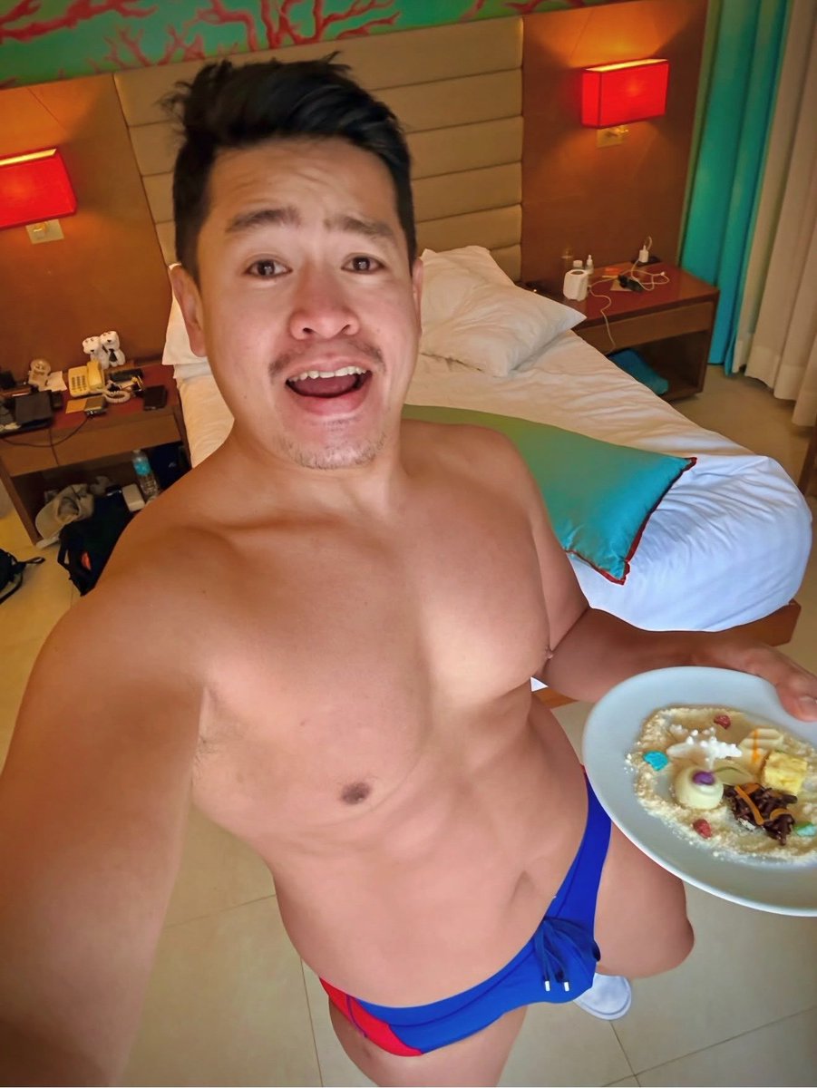 patrickalfredb's tweet photo. Not the breakfast I planned, but the hotel sent chocs because of their broken bidet 😄 #pAT41 https://t.co/xP0SsDLlou