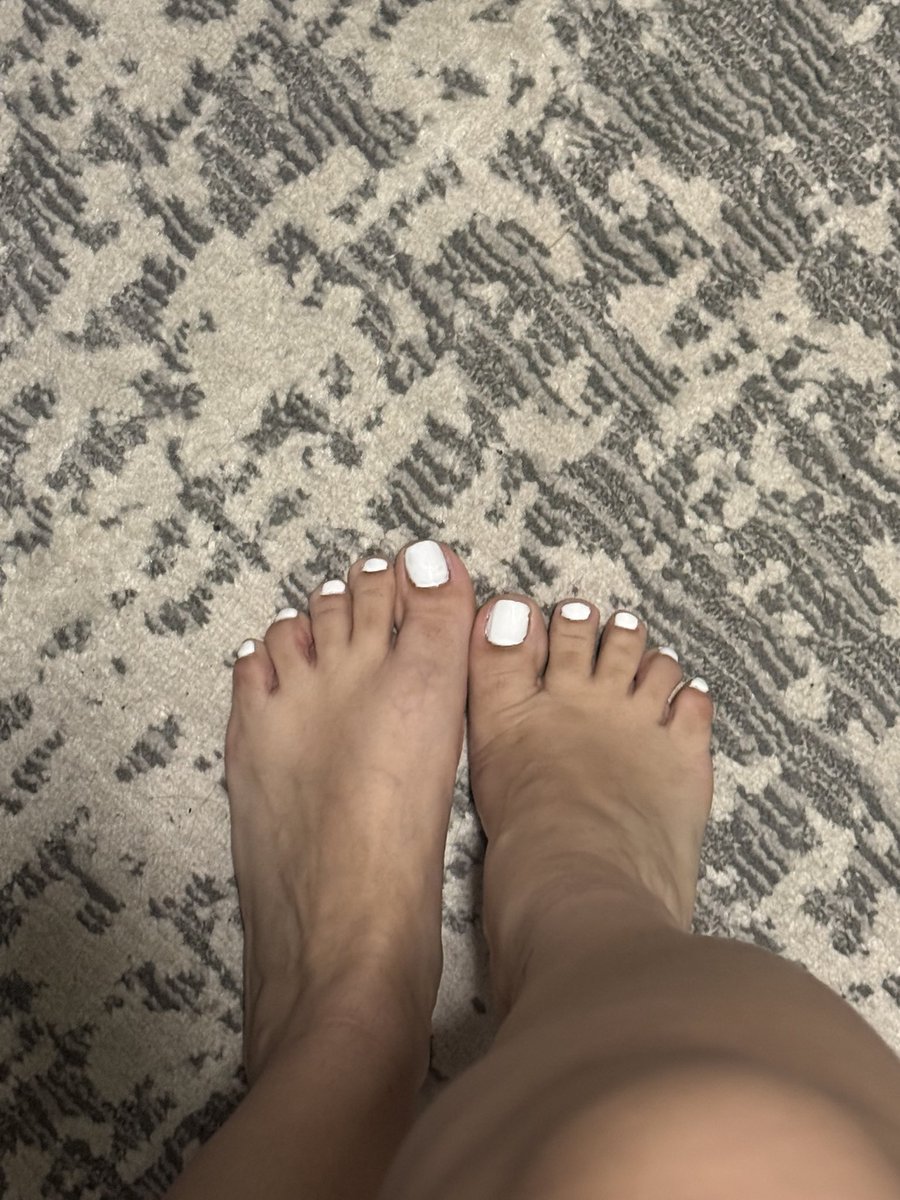 Goddesscicig's tweet photo. Do you like my toes 💅 https://t.co/impM9vBzLg