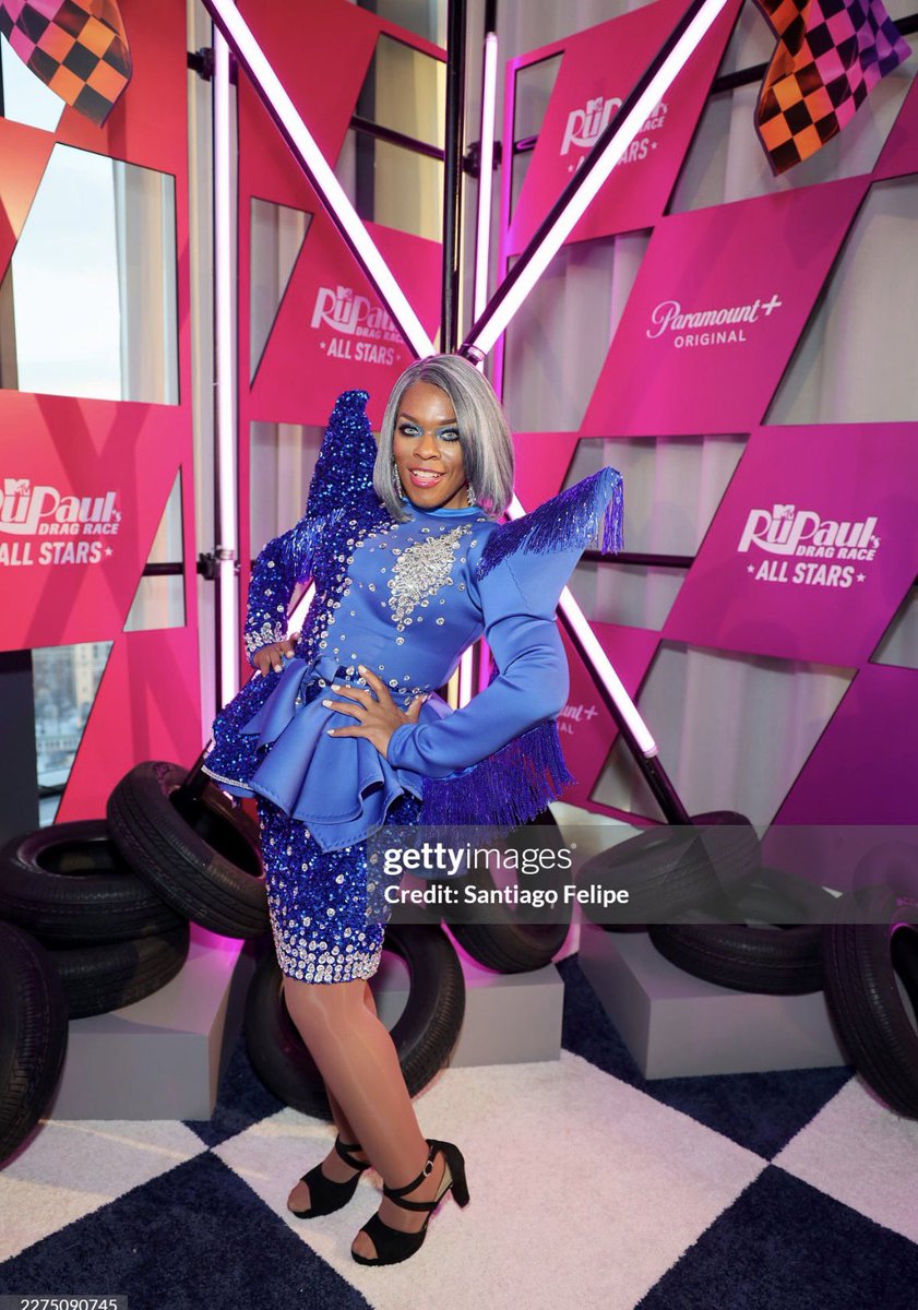 Drag Crave tweet media